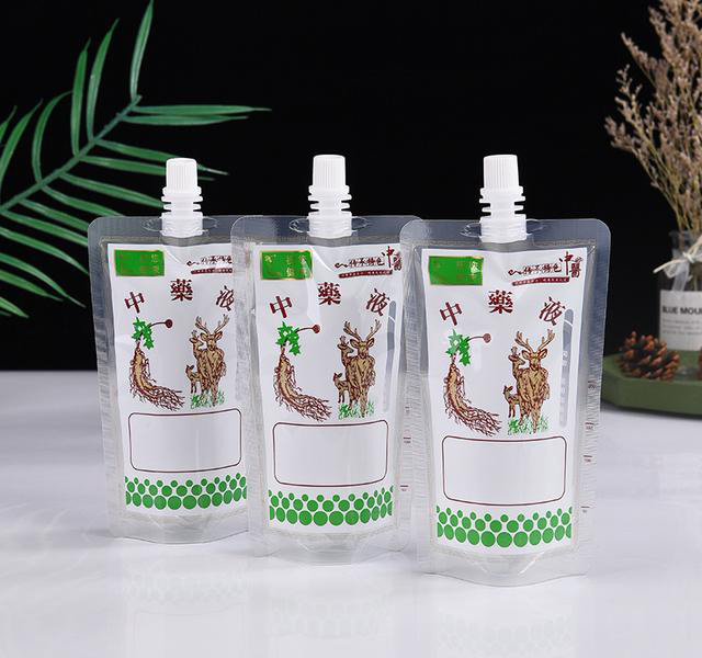 Self-supporting packaging bags